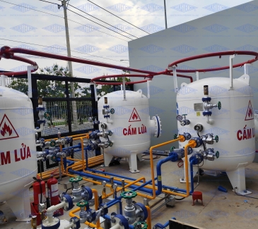 CUNG CẤP VÀ LẮP ĐẶT HỆ THỐNG 3 BỒN LPG 2.3M3 VÀ 2 MÁY HÓA HƠI DÙNG ĐIỆN 50KG/HR CHO DỰ ÁN DÂY CHUYỀN