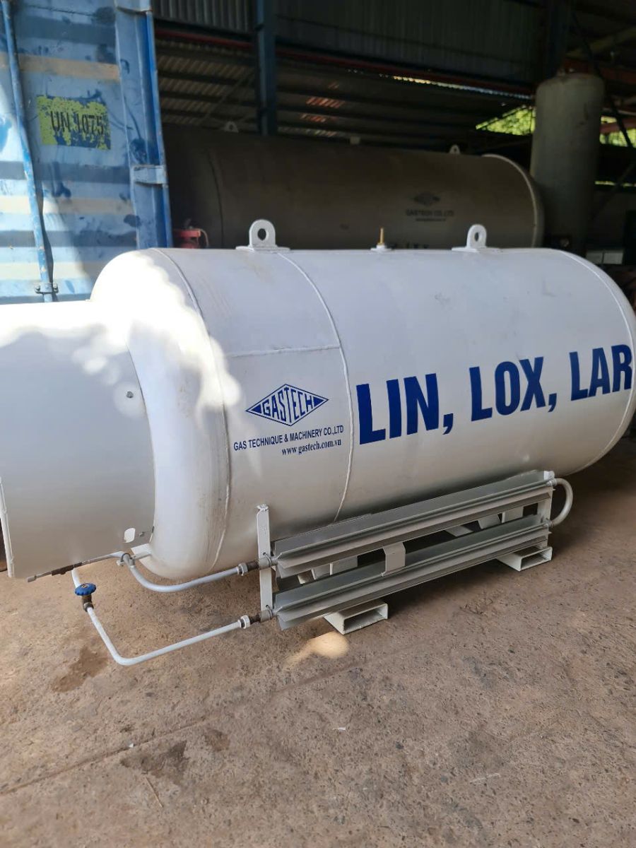 cryogenic tank